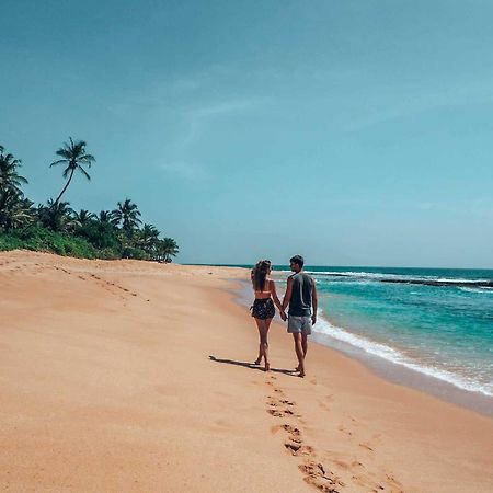 Nalendra Villa - Oceanfront Hikkaduwa Luaran gambar