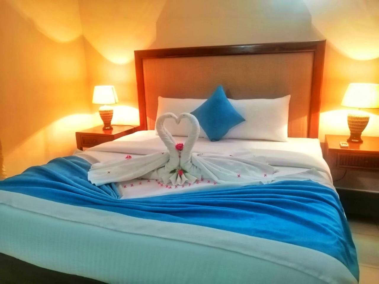 Nalendra Villa - Oceanfront Hikkaduwa Luaran gambar