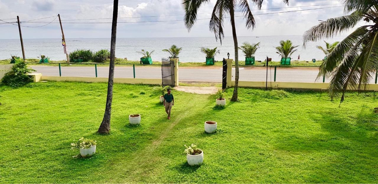 Nalendra Villa - Oceanfront Hikkaduwa Luaran gambar